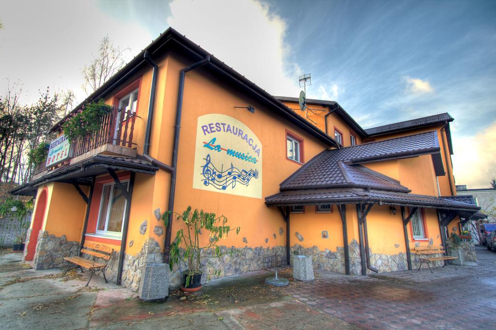 Hotel La-Musica Piaseczno  Exteriör bild