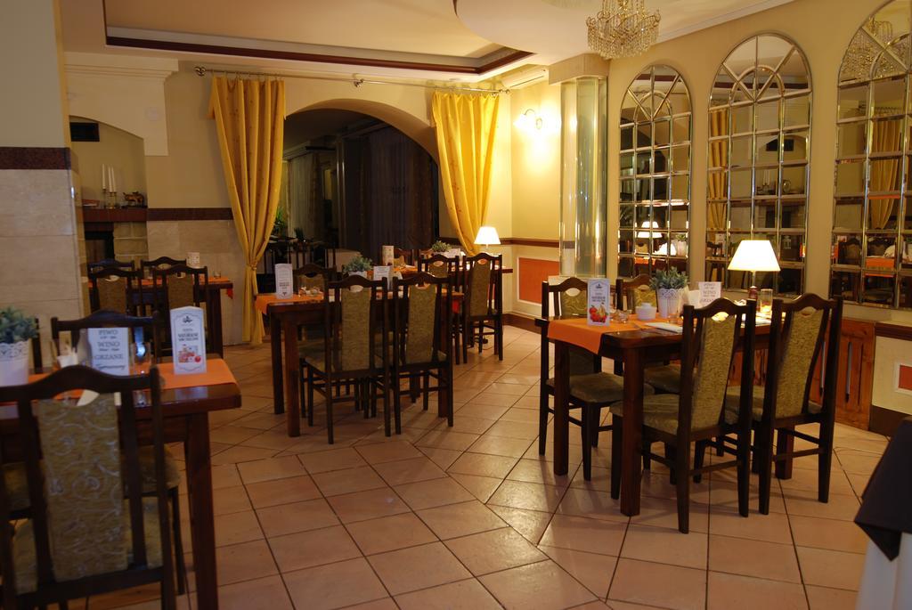 Hotel La-Musica Piaseczno  Exteriör bild