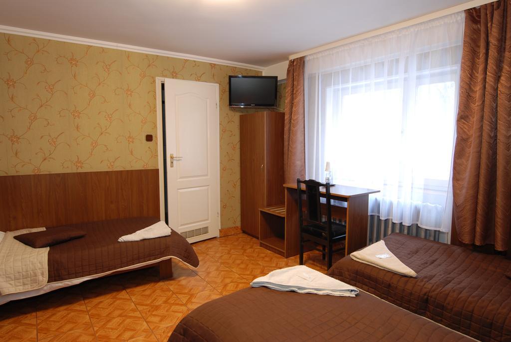 Hotel La-Musica Piaseczno  Exteriör bild